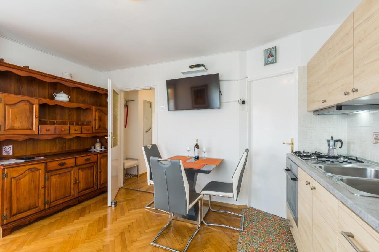 Apartman With A Parking Space - 19741 *